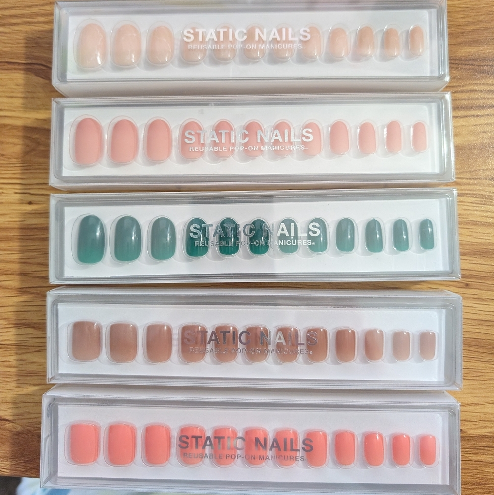 Static Nails Reusable Pop-On Manicures Set